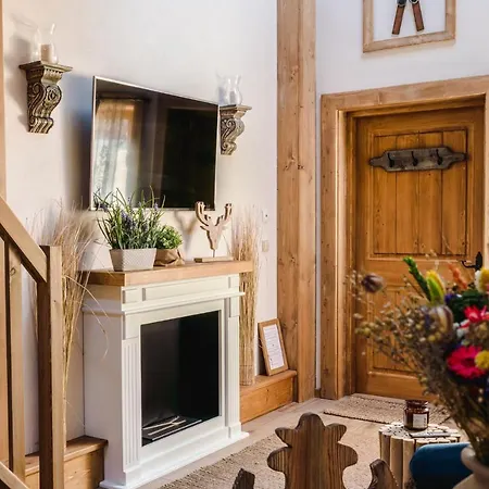 Gorska Antresola 아파트 *